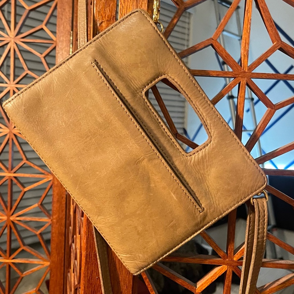 Crossbody wallet